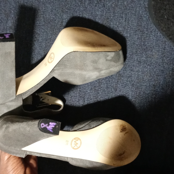 Michael Kors heels - Picture 5 of 11